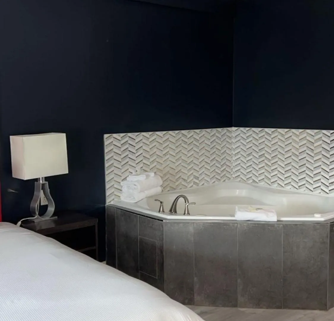 ***  Hotel Newstar Montreal Canada