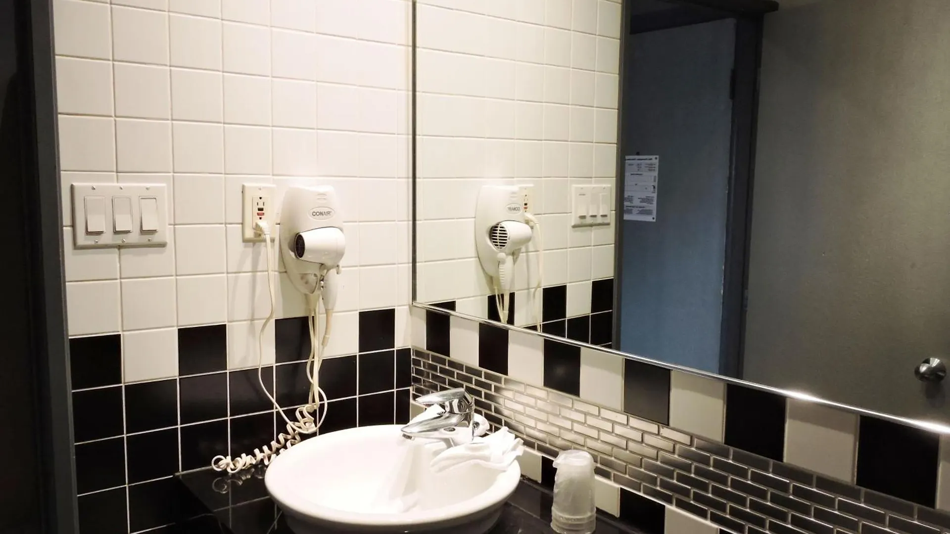 Hotel Newstar Montreal